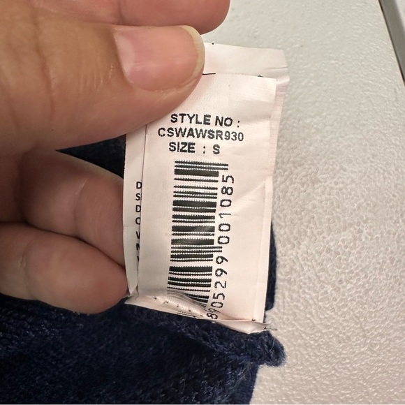 Campus Sutra | Elegant Navy Blue Crewneck Sweater - Picture 5 of 6